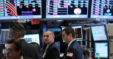 الأسهم الأمريكية تفتح منخفضة بسبب أسبانيا والصين
