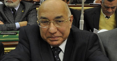السعيد: 3.6 مليار دولار لهيئة البترول فى 10 أشهر لتلبية احتياجات المواطنين من البوتاجاز والبنزين.. وخطة لتدبير 5 مليارات جنيه لشراء القمح المحلى.. ودراسة إسناد عمليات النظافة لشركات محلية صغيرة