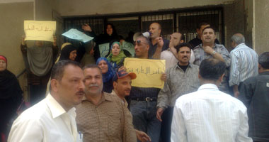 إداريو التربية والتعليم بالدقهلية يقتحمون مكتب وكيل الوزارة 