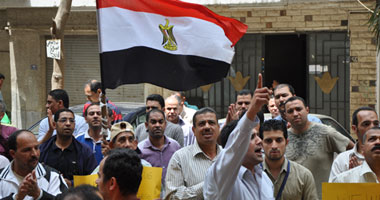 أسر عمال "سيفين الأمريكية" تتضامن معهم فى الاعتصام المفتوح