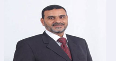 اتحاد العمال يقرر صرف منحة المدارس بعد تظاهر موظفيه اليوم