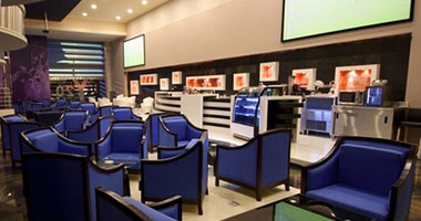 مالك مقهى إندونيسى يدافع عن استخدام تصميم نازى 