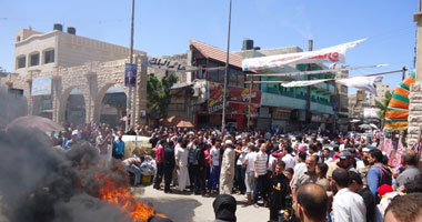 محتجون يغلقون وسط العريش اعتراضا على المداهمات الأمنية
