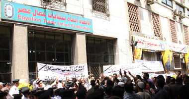 فى عيد العمال.. 2782 احتجاجا فى الثلاثة أشهر الأولى لـ2013.. مقارنة بـ2210 عام 2010.. وزيادة الغضب ينذر بـ"انفجار عمالى".. وتحسين الأوضاع وتطبيق حد أدنى وأقصى للأجور والحريات النقابية أبرز المطالب
