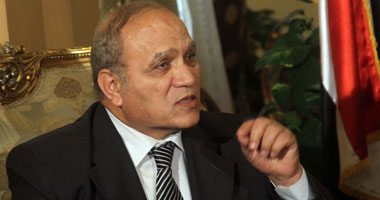 الأشعل لـ"مرسى": لا تجعل أحداث "الإرشاد" سبب تحركك