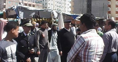 بالصور.. حملة لإزالة الإشغالات وتعديات الباعة على شوارع مطروح
