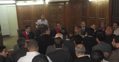 الدفاع فى قضية الهروب من سجن النطرون يطالب باستجواب مرسى