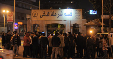 تدمير 5 سيارات شرطة حصيلة اشتباكات المحظورة أمس بالدقى