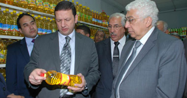وزير التموين: "مصر مشهورة بالطوابير"
