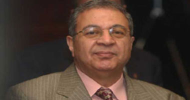 مذكرة لـ"قنديل" لمطالبة "الصحة" بالإبلاغ عن إصابات إنفلونزا الطيور