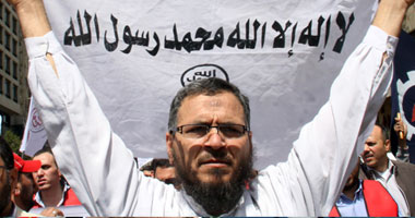 مسيرة "الفتح" تصل "القضاء العالى" وهتافات: أيام "البنا" كانت البداية