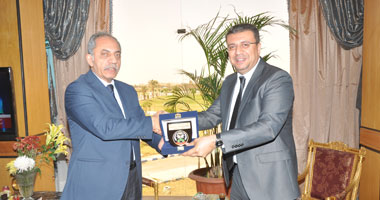 أكاديمية الشرطة تكرم الإعلامى عمرو الليثى