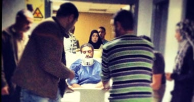الصحفى إبراهيم المصرى يقهر رصاصة "جمعة التطهير" ويخرج من "العناية"