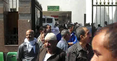 الوقفات الاحتجاجية تضرب المحافظات.. اعتصام بالوادى الجديد لنقص مياه الرى وغلق الطريق الدولى فى الإسماعيلية.. وإضراب بالمنيا بسبب نقص الخبز.. واعتصام مفتوح لعمال شركتى النصر وجوفان بالسويس 