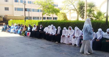تظاهر الممرضات الجدد بالغربية لتكليفهن بالعمل خارج المحافظة