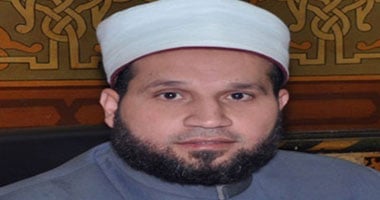 "الأوقاف" تحيل قيادات أطلقوا اسم "رئيس القطاع الدينى" على قاعة التدريب.. و"أئمة بلا قيود" تصف الفعل بـ"التملق والنفاق".. وتؤكد: وكيل دمياط أطلق "عبده مقلد" على أكبر القاعات للإطاحة بأئمة الحركة