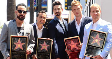 بالصور.. "The Backstreet Boys" ينال "نجمة" فى ممشى المشاهير بهوليوود
