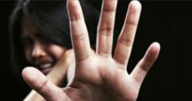 أهالى ملوى فى المنيا يلقون القبض على عاطل حاول التحرش بطبيبة