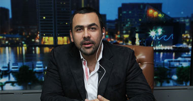 يوسف الحسينى: السيسى يؤمن بضرورة وجود تحول ديمقراطى