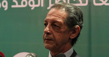 الهيئة العليا للوفد تهاجم فؤاد بدراوى بعد رفضه التعيين بالحزب.. وتصف موقفه بالابتزاز السياسى.. المتحدث باسم "الوفد": مماطلة هدفها تعطيل المسيرة.. وقيادى: إذا أردت أن تطاع فأمر بالمستطاع