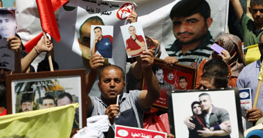 بالصور.. آلاف الفلسطينيين يحيون يوم الأسير الفلسطينى
