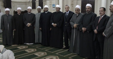 محافظ قنا يستقبل قافلة الأزهر بجامع سيدى عبد الرحيم القناوى