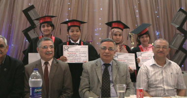 محافظ سوهاج يكرم أوائل المدارس والمعلمين المثاليين