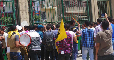 "الأمن" يطلق الغاز على مسيرة طلاب الإخوان بجامعة بالفيوم