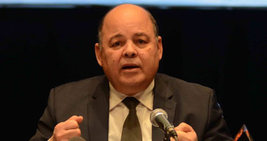 عرب يغادر الرياض بعد ترؤسه وفد مصر فى اجتماع وزراء الثقافة
