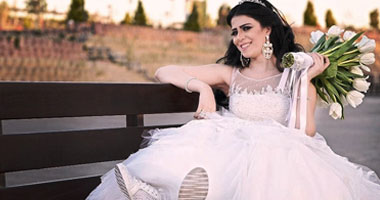 "الكوتشى" أحدث صيحات موضة إكسسوارات الزفاف