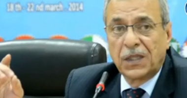 محافظ المنيا يبحث الجوانب المالية مع ممثلى 4 بنوك فى مبادرة "مشروعك"