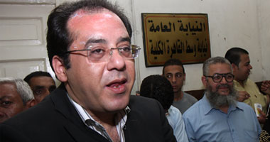بالفيديو.. الأمن يعتدى على محامىّ "نور"