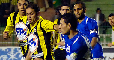 جماهير الترسانة تعتدى على اللاعبين 