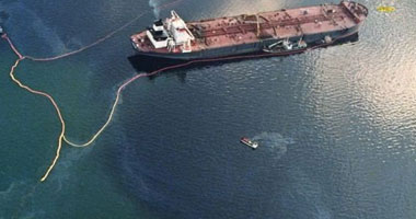 السيطرة على تسرب بترولى فى منطقة جمشة بالغردقة 