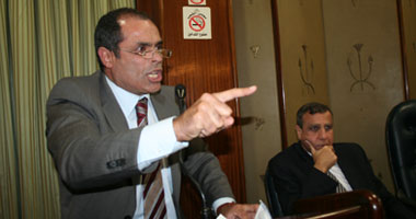 معركة على مقعد العمال بالمنشية