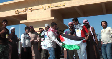 بالصور.. مليونية الزحف تتعطل والعشرات يصلون إلى رفح
