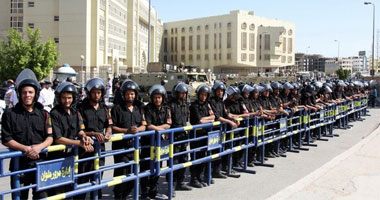 وقفة احتجاجية للقوى السياسية تطالب بعودة الأمن بالإسماعيلية
