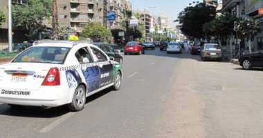 إصابة شخص إثر اصطدام سيارة أجرة به فى المهندسين