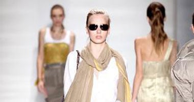 موضة ربيع وصيف 2011 تعود للستينيات والسبعينيات 