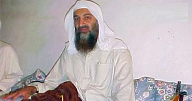 قاتل بن لادن يكشف تفاصيل عملية الاغتيال.. ويؤكد: أطلقت عليه رصاصتين بالرأس فسقط أرضا فبادرته بالثالثة لتصفيته أمام طفله الصغير.. و"المارينز" وصلت للمدينة الباكستانية وقتلنا من كان فى طريقنا حتى غرفته