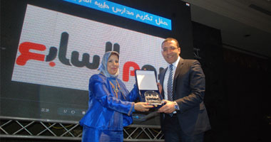 بالصور.. نجاحات وجوائز "اليوم السابع" عرض مستمر.. نال "لقب الأفضل إخباريا" لعام 2012 بمهرجان طلاب طيبة الدولية.. تكريم الجريدة وسط نخبة من نجوم الفن والإعلام والرياضة 