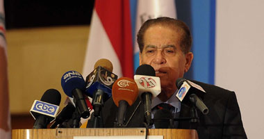 الجنزورى يقدم اليوم تقريرا للرئيس بأهم توصيات اجتماع المحافظين 