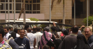 أسر المحكوم عليهم فى أحداث أبو قرقاص ينظمون وقفة أمام القضاء السبت