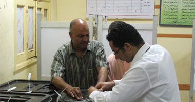 التحفظ على صندوق تصويت بالفيوم بعد تسويد لمرسى