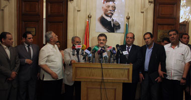 مصير الأموال المهربة على مائدة اجتماع طارئ بالوفد