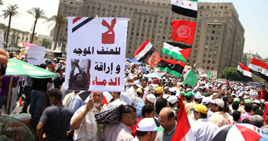المنصة الرئيسية بـ"التحرير" تطالب المتواجدين بالتحرك لـ"العباسية"
