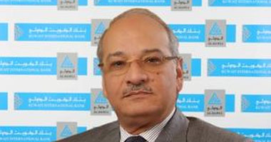 خبراء: تفعيل السياسة النقدية رهن إزالة تشوهات سعر الصرف