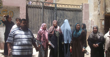 بالفيديو..خناقة بسبب منع طالبة إعدادى ببنى سويف من دخول الحمام