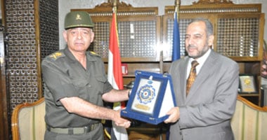 قائد قوات الدفاع الشعبى يتفقد محافظة السويس