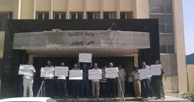 وقفة أمام حى العجمى بالإسكندرية بسبب تردى الأوضاع الاقتصادية